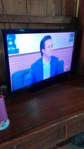 លក់ប្រញាប់លុយទូរទស្សន៍ samsung32