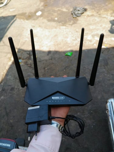 លក់ដុំwifi 5gនៅប្រើបានទាំងអស់ស្អាតហ្សីនទិញមួយឱ្យមួយ