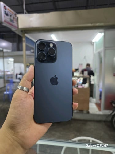 15ProMax 256G LLA Esim សំណុំសុីនណែន