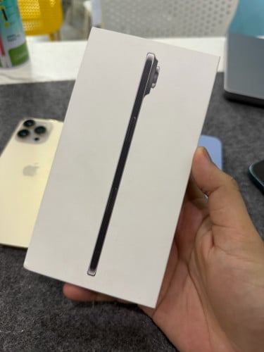 17 Air 256GB Black ថ្មី No Active