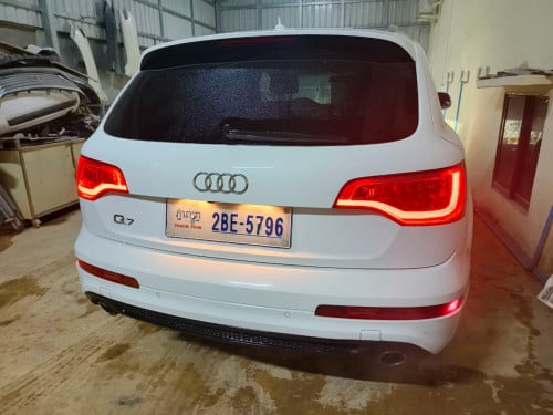 Audi Q7 2011 fulloption smart key សាំង