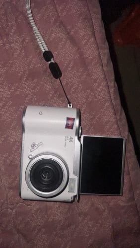 Camera digital ឡៃឡុងមួយទឹកអត់ពេលប្រើទុកចោល