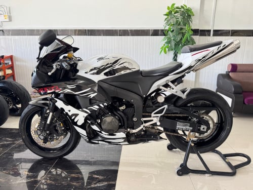 Honda CBR600RR 2009 full tax