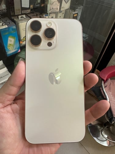 I phone 16 pro max 256g XA ថ្ម86% នៅស្អាត98 99% លក់790$