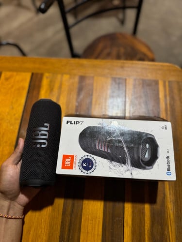 JBL Flip 7 សាណុំសុីន ស្អាត 99%