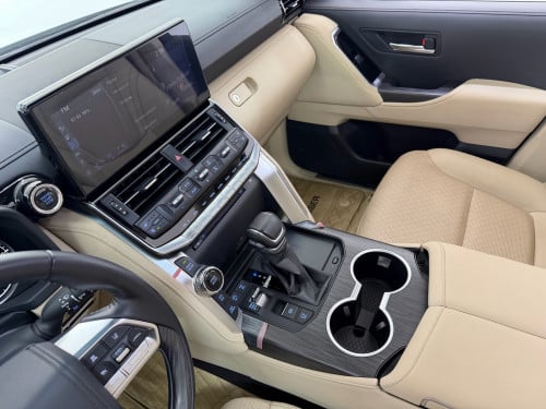 LC300 ZX 2023 ម៉ាស៊ូត​ , 19000គីឡូ​សុីន