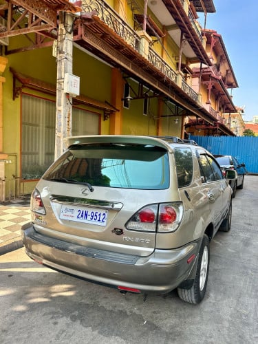 Lexus RX300 ឆ្នាំ​2002 half full ប៉ុង​1