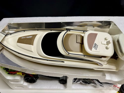 Remote Control Boat, High-Speedboat