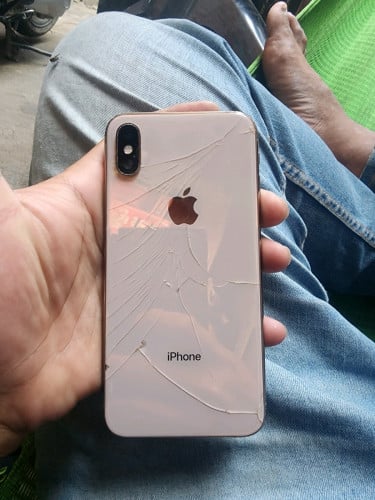 Sell iPhone XS 64g Sim1ចង់លក់ទូរសព្ទបែកខ្នងស្ទើរតួបន្តិច