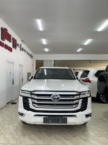 TOYOTA LAND CRUISER ZX 2023