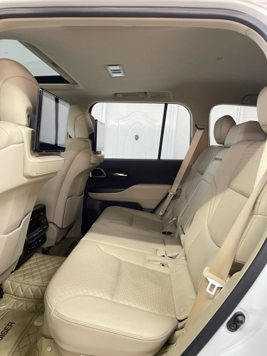TOYOTA LAND CRUISER ZX 2023