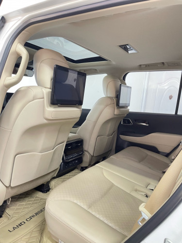 TOYOTA LAND CRUISER ZX 2023