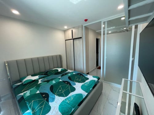 UK Plaza TK 524 (280$)Free management fee