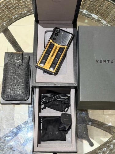 Vertu Meta Clouds de Paris Race Truck Gold Plating Alligator Skin