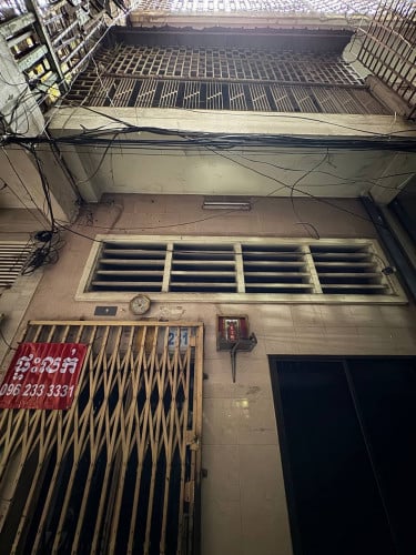 ផ្ទះលក់កណ្តាលក្រុងភ្នំពេញ ផ្លូវភ្លោះអង្គឌួង ជិតផ្សារថ្មី