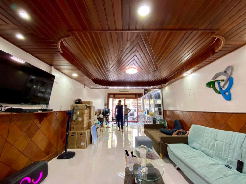 ផ្ទះល្វែងជួល