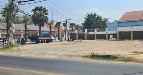 ដីជួល/លក់បន្ទាន់ - ទីតាំងដីកែង ទួលសង្កែ២