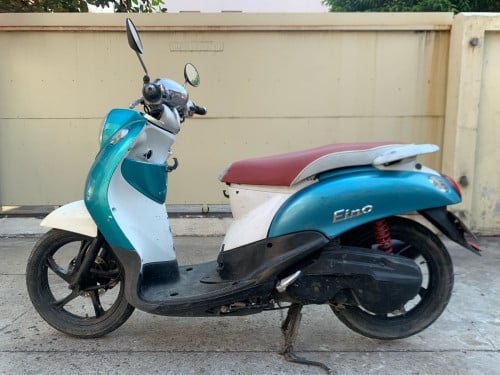 ម៉ូតូលក់​