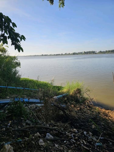 ដីទន្លេលក់បន្ទាន់