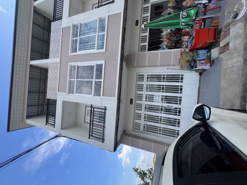 ផ្ទះល្វែងលក់