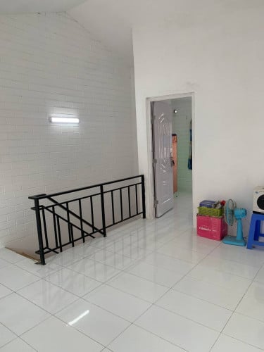 ផ្ទះលក់ ជិតប្រលានថ្មី