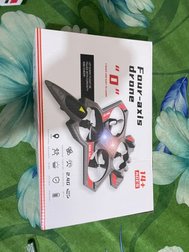 យន្តហោះបញ្ជាមានថ្មបួនគ្រាប់នៅថ្មី 100%