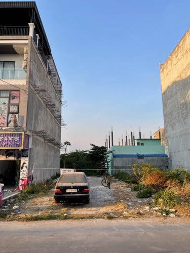 ដី សងផ្ទះ2ល្វែង ក្រោយផ្សារឃ្លាំងរំសេវថ្មី សំរាប់លក់ឬជួល