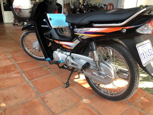 ម៉ូតូលក់2002សំណុំហ្សីន