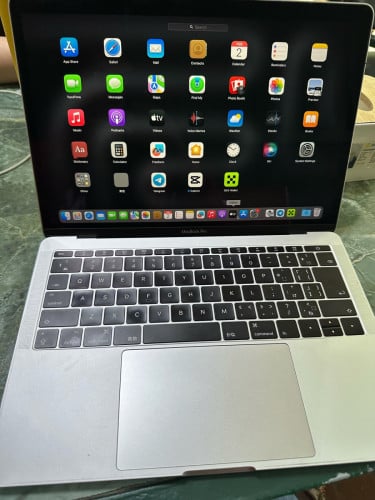 នៅស្អាត់98%ថ្មី