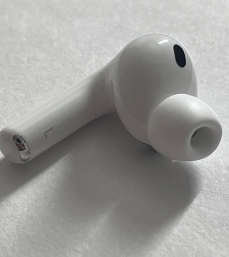 គ្រាប់កាស AirPods Pro 3rd ខាងឆ្វេងមួយចំហៀង