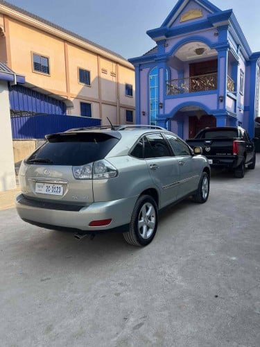 ឡានលក់ Lexus RX330 ឆ្នាំ04 ប៉ុង1 ធានាឡានថ្មី