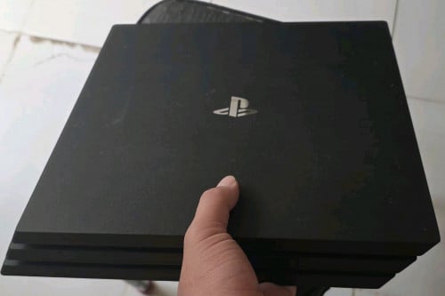 លក់PS4 Pro 1T No jailbreak មាន3ឌីស 170$