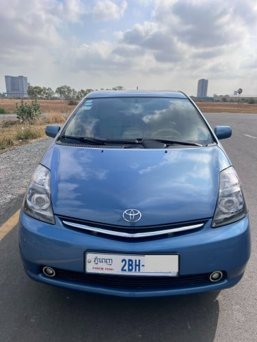 ស្តុកចូលថ្មី TOYOTA Prius 04 full option
