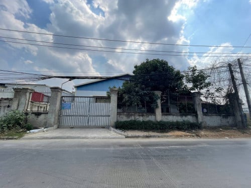 🔰ឃ្លាំងសម្រាប់ជួលនៅម្តុំផ្សាឈូកមាស ខណ្ឌសែនសុខ ។