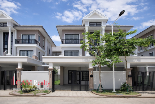 4 Bedrooms Twin A Villa For Sale In Borey Peng Huoth Beoung Snor