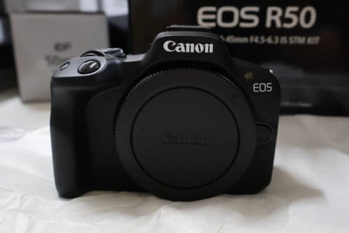 Canon EOS R50 + 18-45mm Kit Lens