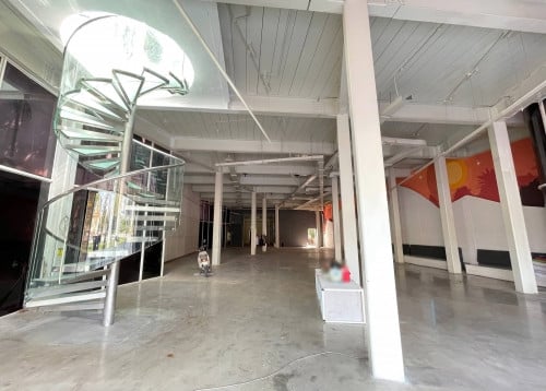 Commercial shop available for rent near Independence Monument