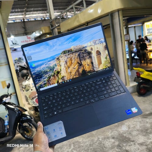 Dell Inspiron 15 3520