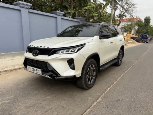 Fortuner 022ស្រីុន១ជុំ