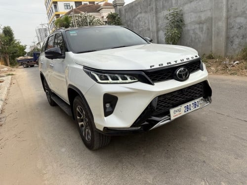 Fortuner 022ស្រីុន១ជុំ