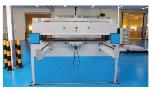 Four column hydralic cutting machine