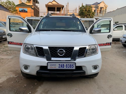 Frontier ឆ្នាំ 06 ប៉ុង1 V6 ឡានសាណុំ