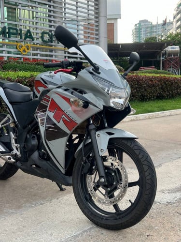 Honda cbr250