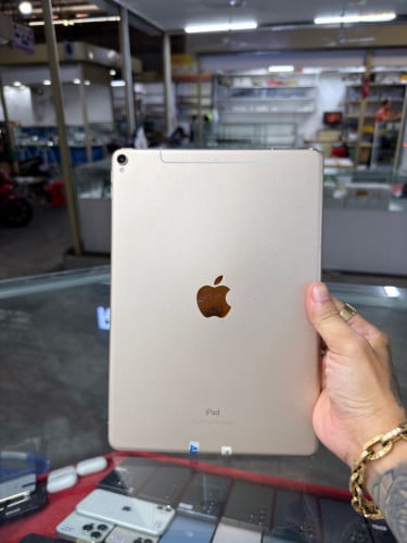 iPad Pro 10.5 inch J/A Sim&WiFi HD64GB Phone Condition 97% , ម៉ាស៊ីនសានុំ ,