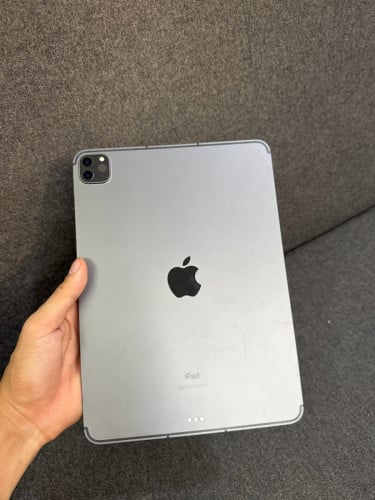 iPad Pro 11” 2021 M1 128G Sim+WiFi ស្ទើកែងដូចរូប 5xx$