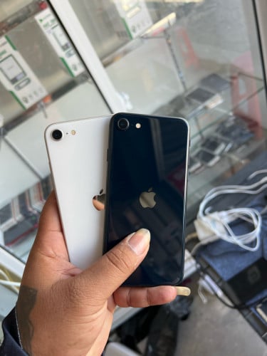 IPhone se3 មានស្គេន ម៉ាស៊ីនធ្លាប់ជួសជុល តែធានាការប្រើប្រាស់