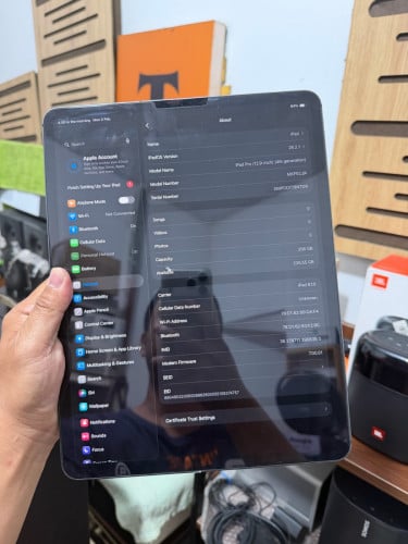 iPod Pro 12.9 inch M1 2020 ( 256GB , ដាក់ស៊ីមបាន )