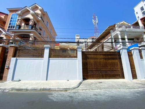Land for rent at Toul Tompong, Phnom Penh