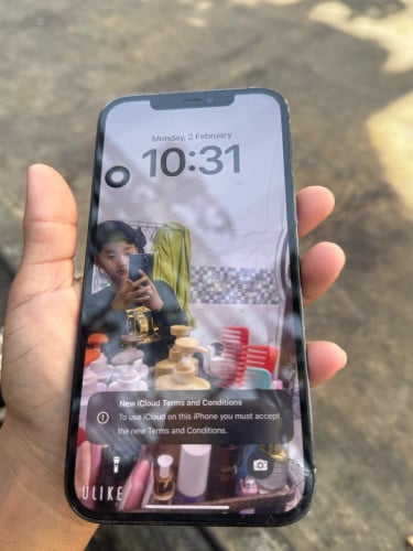 LLA 256G បែកខ្នងនឹងខាងមុខ ជាប់icloud