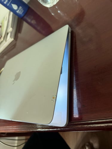 MacBook Pro 13inch 2017 core i5 Ram8G 256G